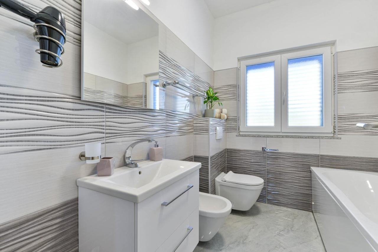 Apartments Crno Zadar Zewnętrze zdjęcie